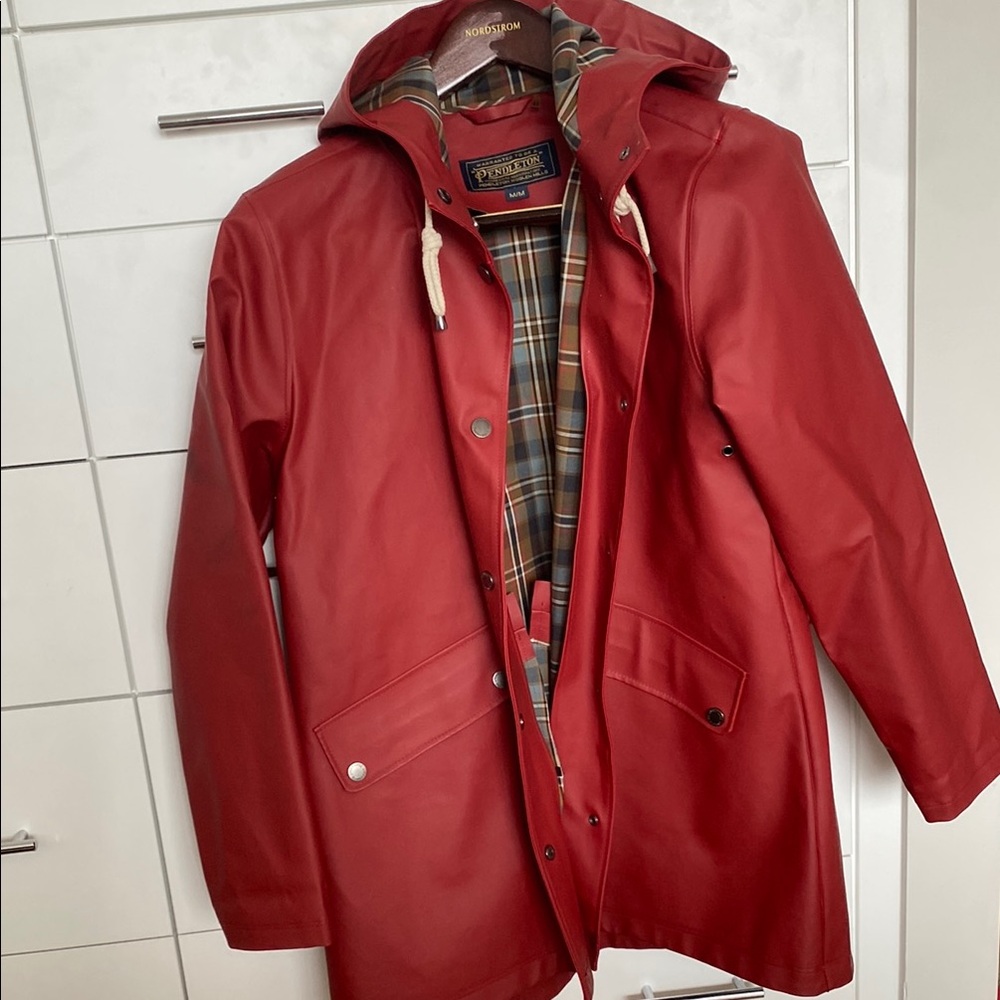 Pendleton Bright RedBeautiful Red Raincoat. Size Medium